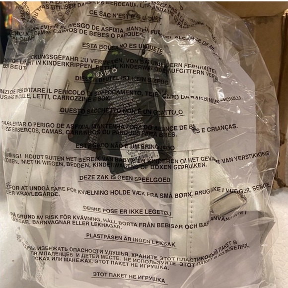 Disney Loungefly white sequined backpack - Picture 5 of 7